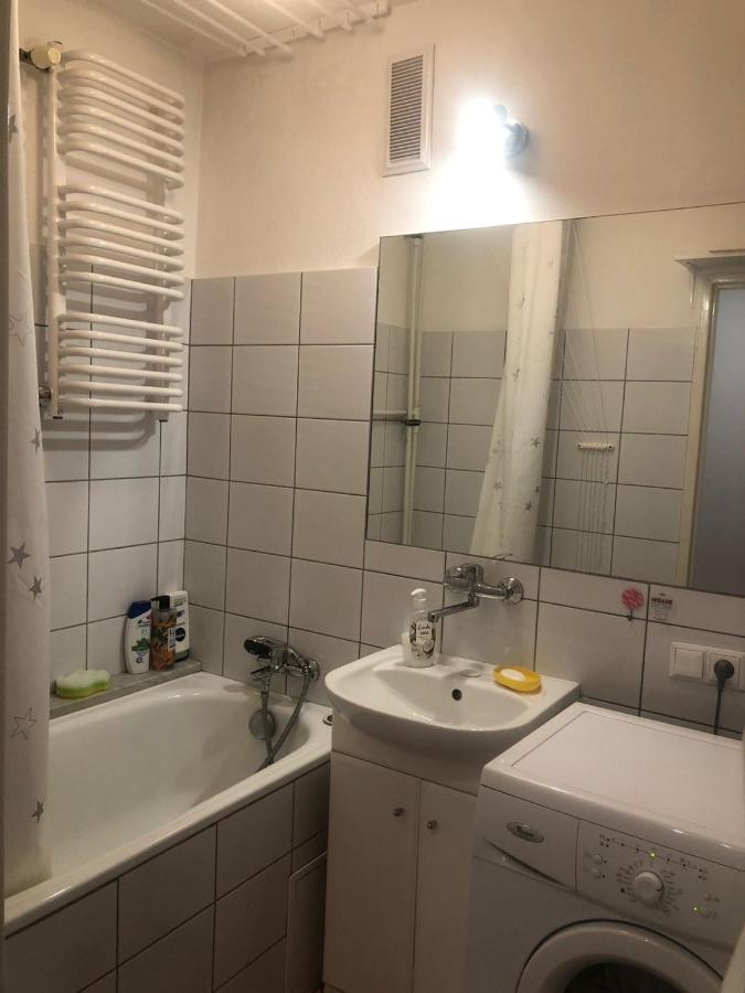 Comfortable 3 Bedroom Rental Unit With A Cozy Balcony In Center 华沙 外观 照片